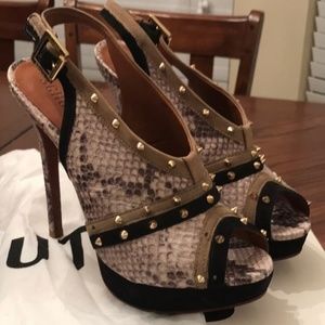 Schutz snakeskin